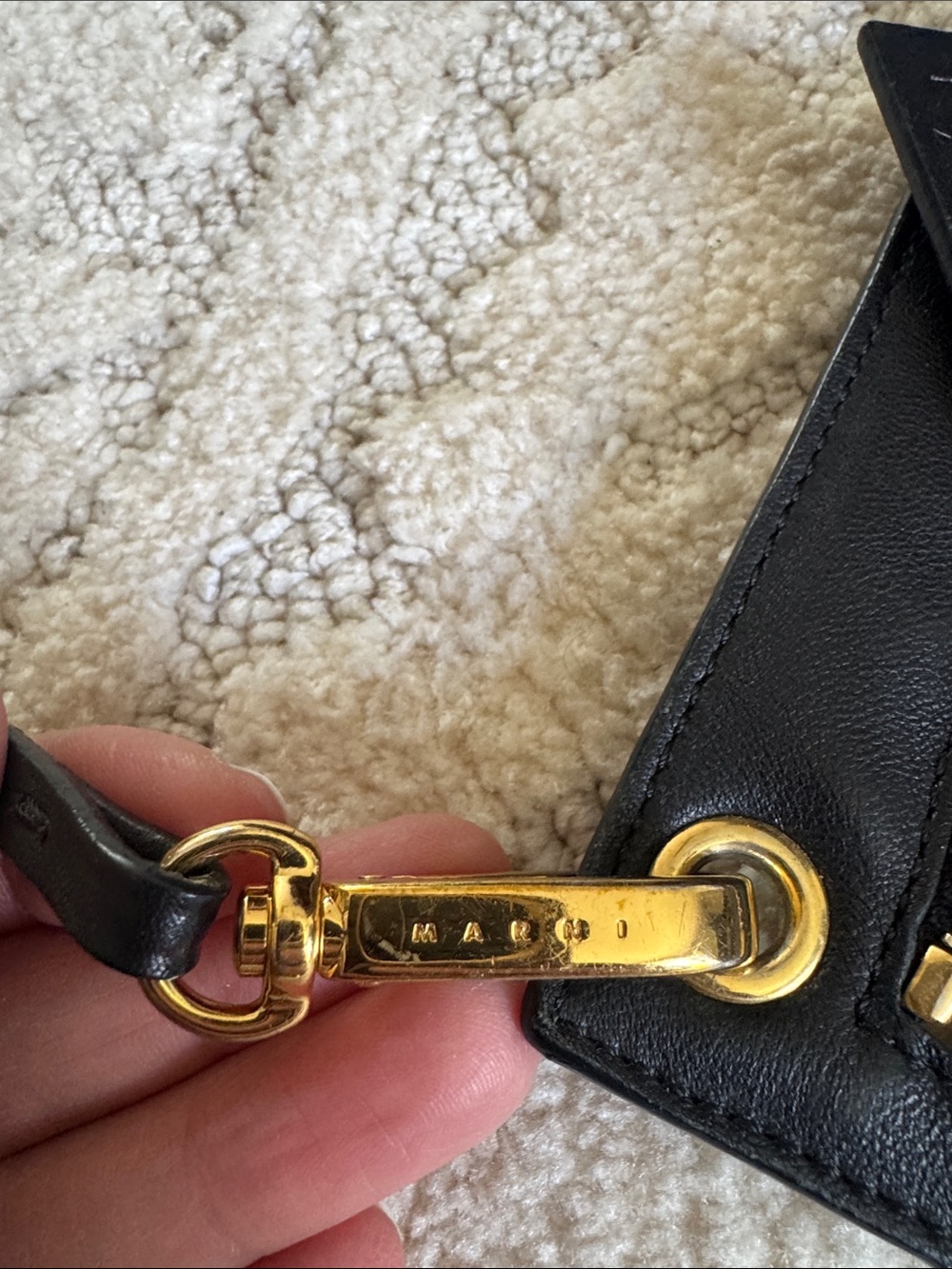 Marni leather hobo bucket bag in a red and brown color-block - Picture 12 of 13